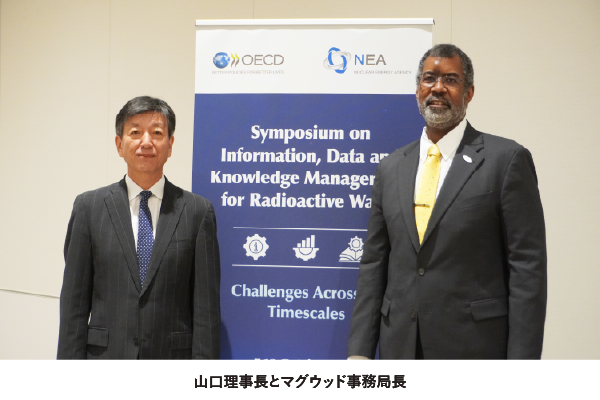 山口理事長とマグウッド事務局長