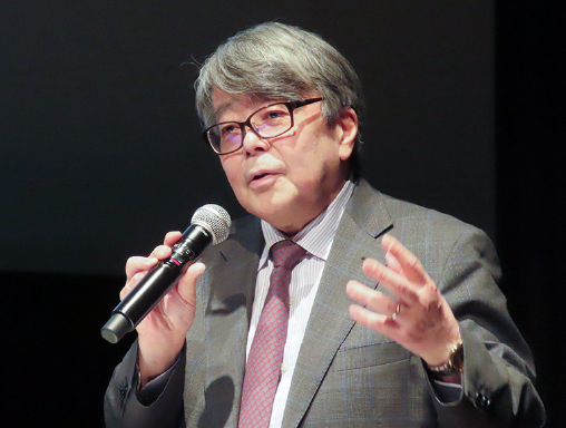 講演する金田氏